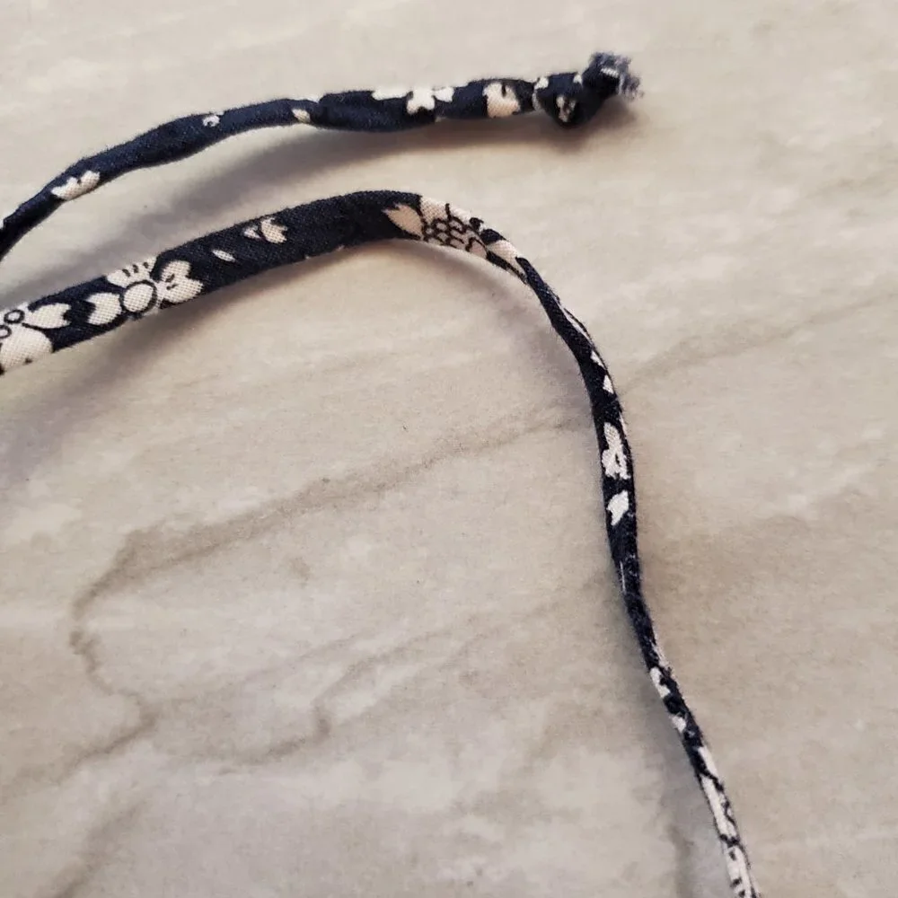 🦄 J.Crew Cuts Silver Glitter Unicorn Chamrs Stars Ball Fabric Tie Necklace 🦄